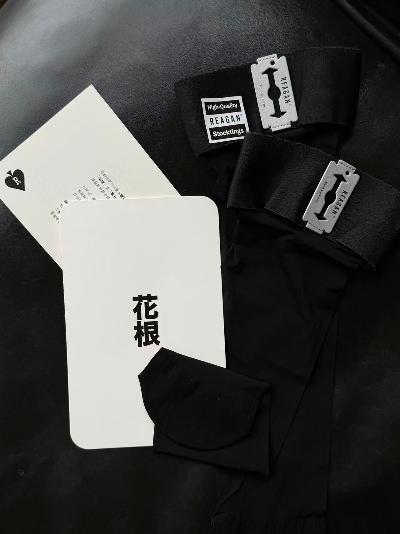 MT301DP Chaussettes mi-mollet homme 10 deniers fines série Blade | Finition miroir avec revers extensible